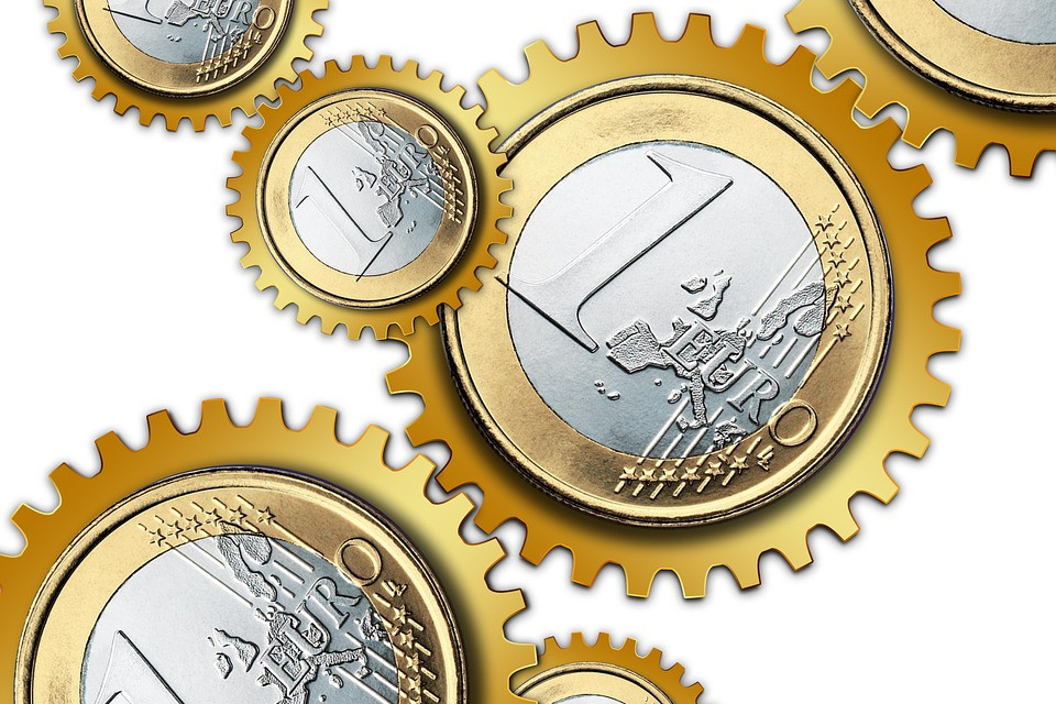 ​La economía española en 2019: desaceleración con riesgos más prominentes​