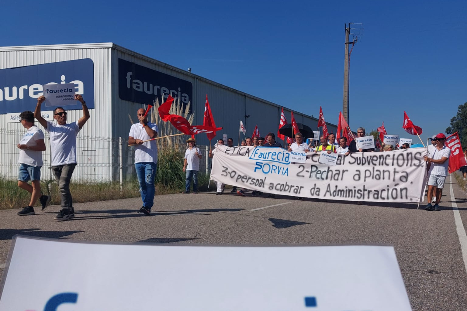 Faurecia pode pechar en Ourense por falta de pedidos de Stellantis Vigo e pese recibir 9 millóns de axudas