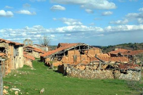 Los pueblos abandonados nunca mueren